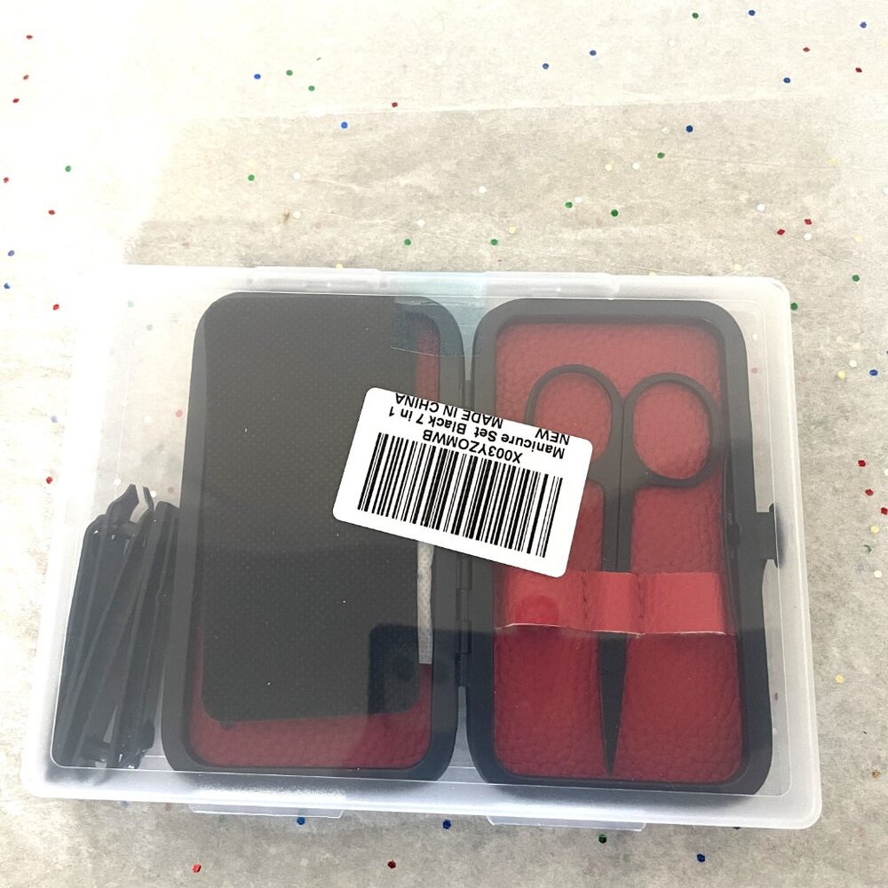 Large Capacity Men or Teens Grooming Travel Kit - Picture 3 of 11